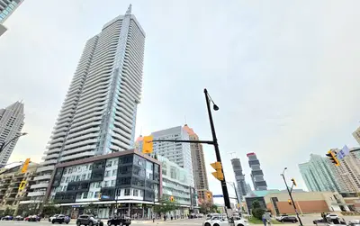 Condo Apartment in Mississauga
