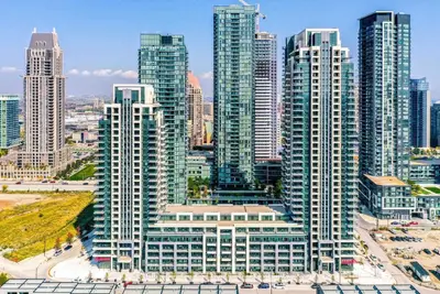 Condo Apartment in Mississauga