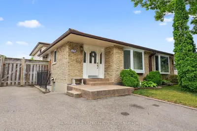 Semi-Detached in Mississauga