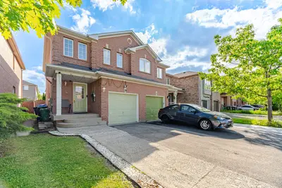 29 Lonestar Crescent, Brampton, On L7a 2h9