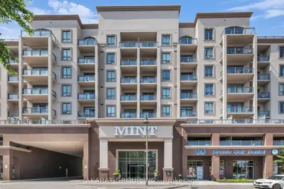 Condo Apartment in Oakville