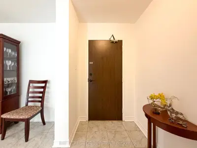 9 Four Winds Drive 208, Toronto, On M3j 2s8
