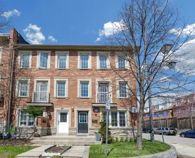 Att/Row/Townhouse in Toronto