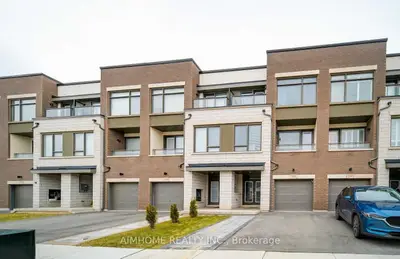 Att/Row/Townhouse in Oakville