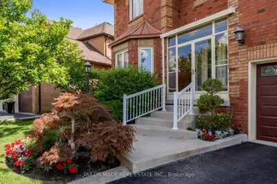 3 Stonegate Drive, Brampton, On L6z 3l7