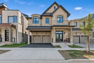 Detached in Oakville