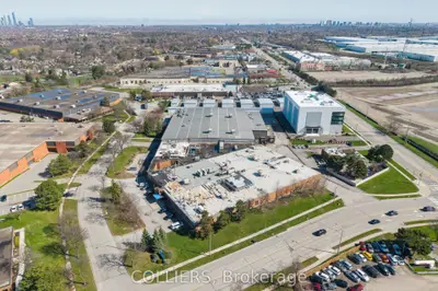 6515 Kitimat Road B, Mississauga, On L5n 2x5