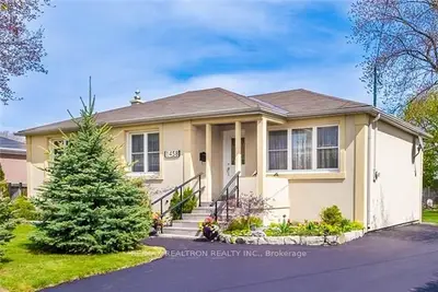 1458 Bridge Road, Oakville, On L6l 2e1