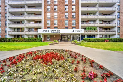 4 Kings Cross Road 1008, Brampton, On L6t 3x8