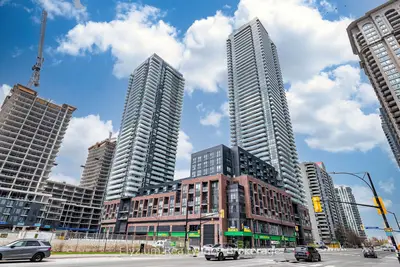 Common Element Condo in Mississauga