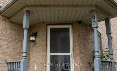 Att/Row/Townhouse in Brampton