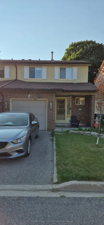 Condo Townhouse in Brampton