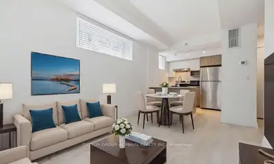 Condo Townhouse in Burlington