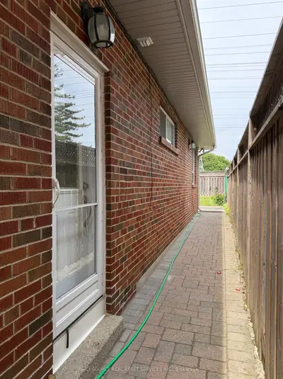 65 Glen Agar Drive Basement, Toronto, On M9b 5m2