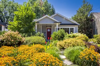 Detached in Burlington