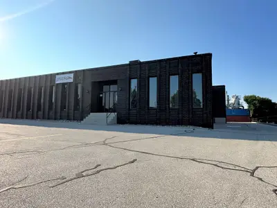 396-400 Canarctic Drive, Toronto, On M3j 2v3