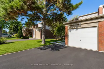 Semi-Detached in Mississauga