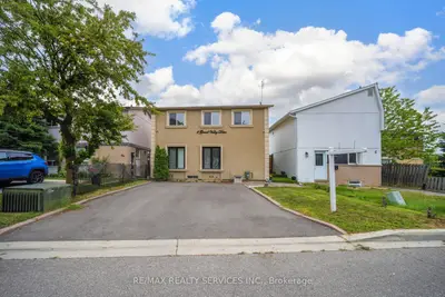 3 Grand Valley Drive, Brampton, On L6s 2l1