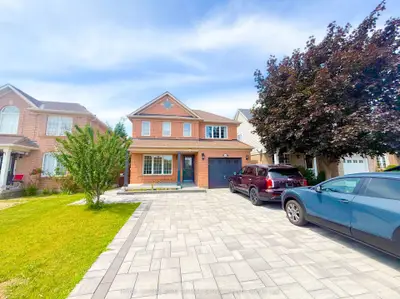 Detached in Oakville