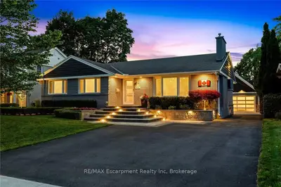 Detached in Burlington