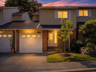 Condo Townhouse in Burlington