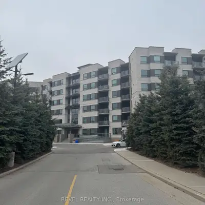 Condo Apartment in Milton