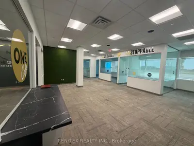 30 Topflight Drive 101, Mississauga, On L5s 0a8