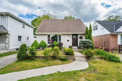 7 Putney Road, Toronto, On M8w 2k6
