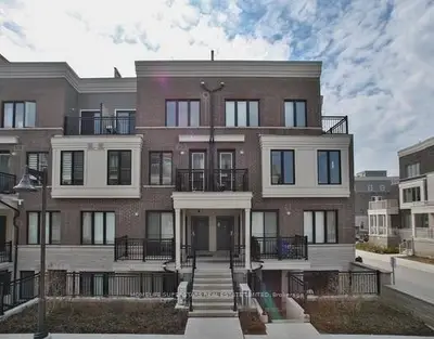 Condo Townhouse in Toronto