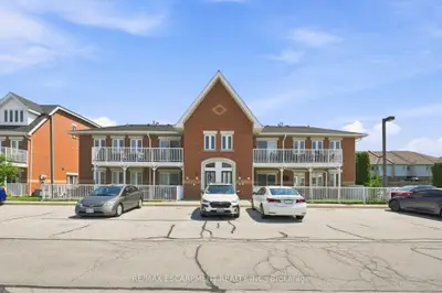 Condo Apartment in Burlington