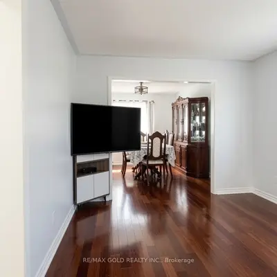 711 Ashprior Avenue, Mississauga, On L5r 3n8