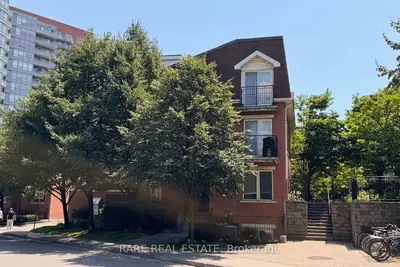 Condo Townhouse in Toronto