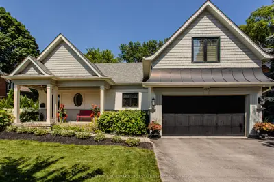 Detached in Burlington