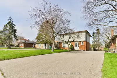 25 Edenborough Drive (upper), Brampton, On L6t 3a2