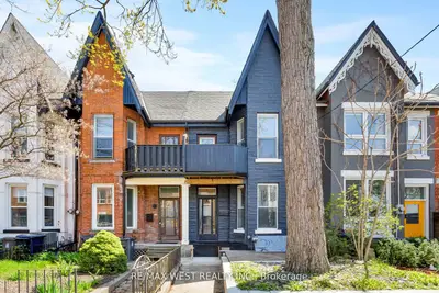 Att/Row/Townhouse in Toronto