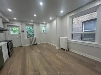 223 Roncesvelles Avenue 1, Toronto, On M6r 2l6