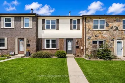Condo Townhouse in Mississauga