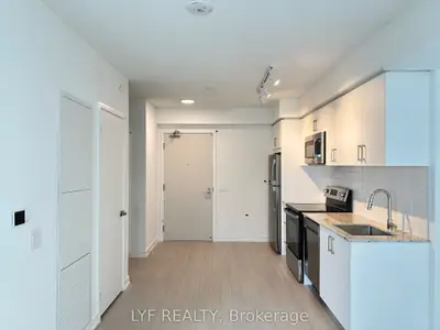 4010 Eglinton Avenue W 1207, Toronto, On M9a 0g5