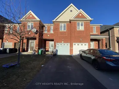 Att/Row/Townhouse in Mississauga