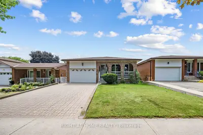 3126 Mccarthy Court, Mississauga, On L4y 3z5