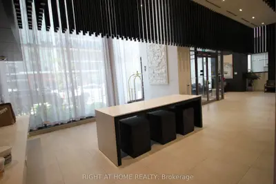 4065 Confederation Parkway 602, Mississauga, On L5b 0l4