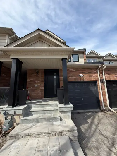 Att/Row/Townhouse in Oakville