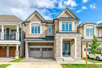 Detached in Oakville
