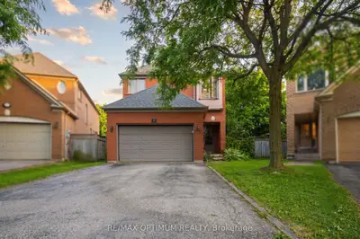 9 Inwood Place, Brampton, On L6r 1t2