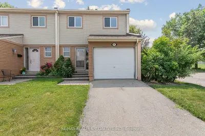 Condo Townhouse in Mississauga