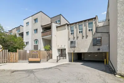 Condo Townhouse in Mississauga