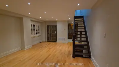 43 Bowie Avenue, Toronto, On M6e 2p2