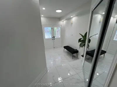 Semi-Detached in Mississauga
