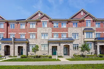 Att/Row/Townhouse in Oakville