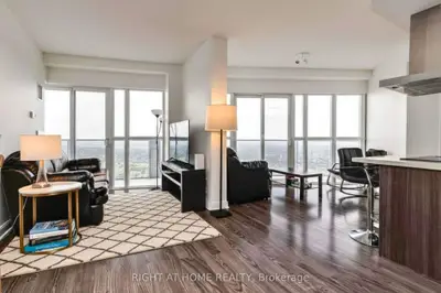 Condo Apartment in Mississauga